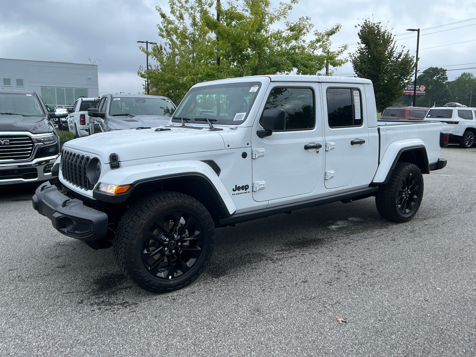 2024 Jeep Gladiator  1