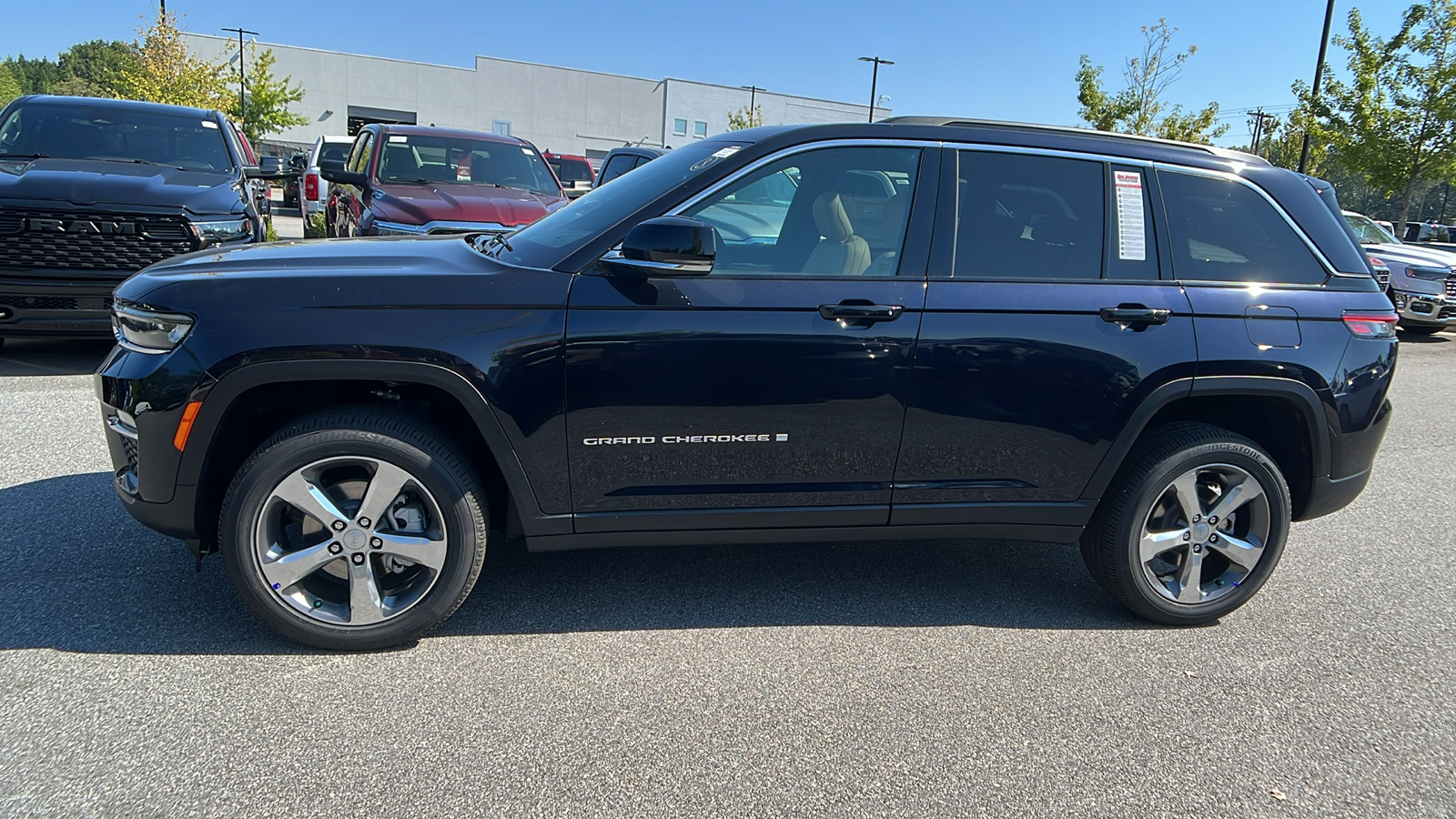 2025 Jeep Grand Cherokee Limited 8