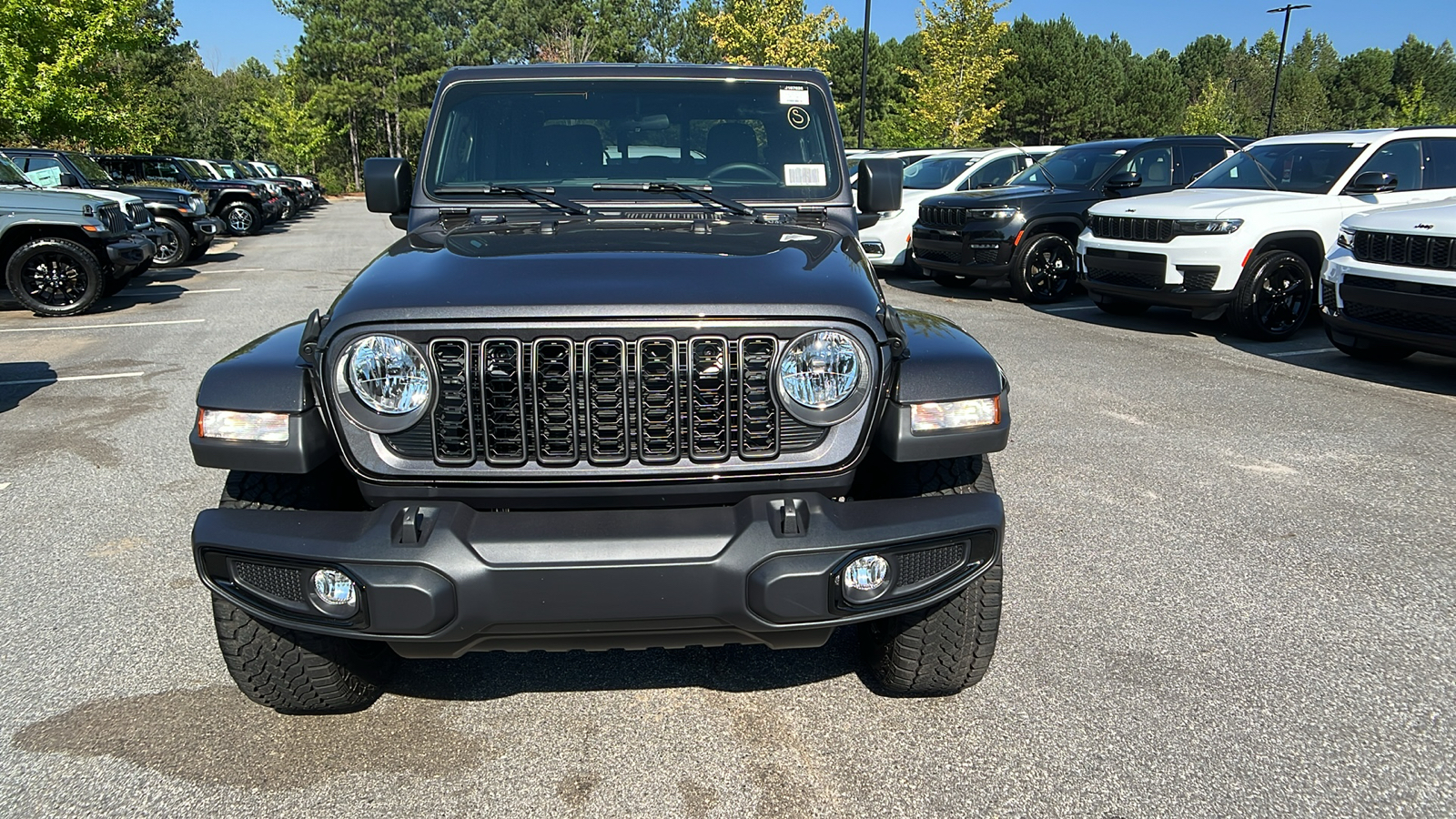 2024 Jeep Gladiator  2