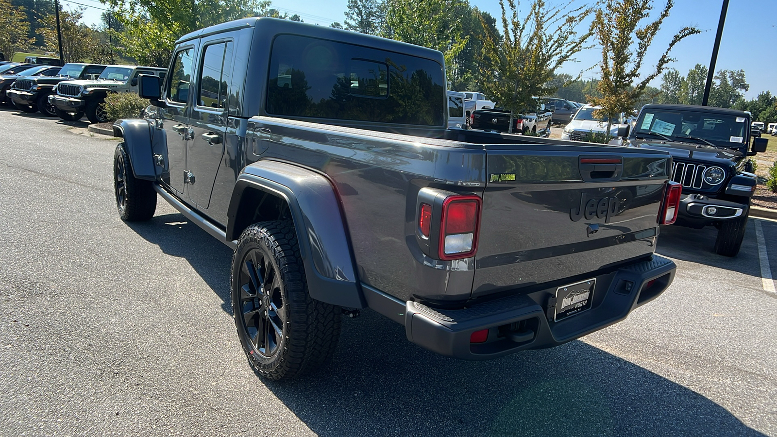 2024 Jeep Gladiator  7