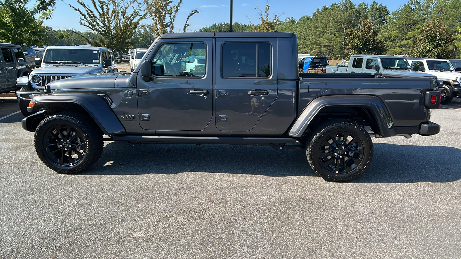 2024 Jeep Gladiator  8