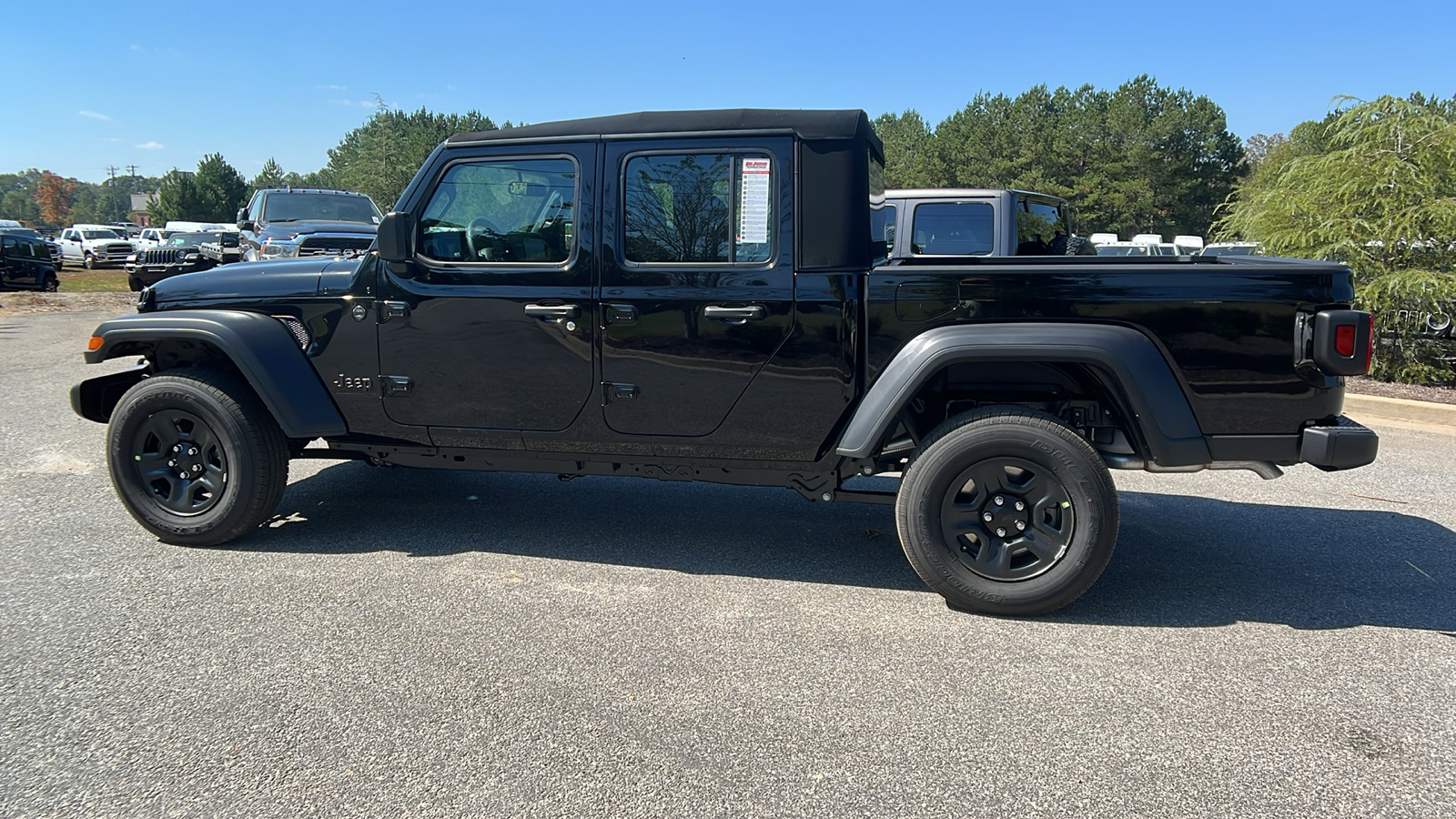 2024 Jeep Gladiator Sport 8