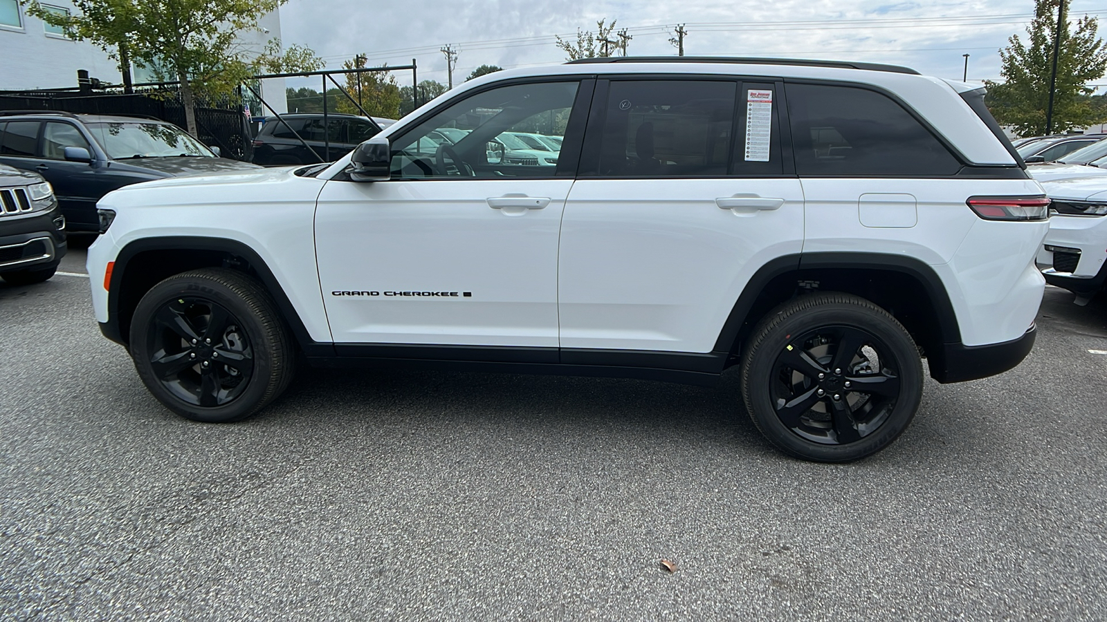 2025 Jeep Grand Cherokee Altitude X 8