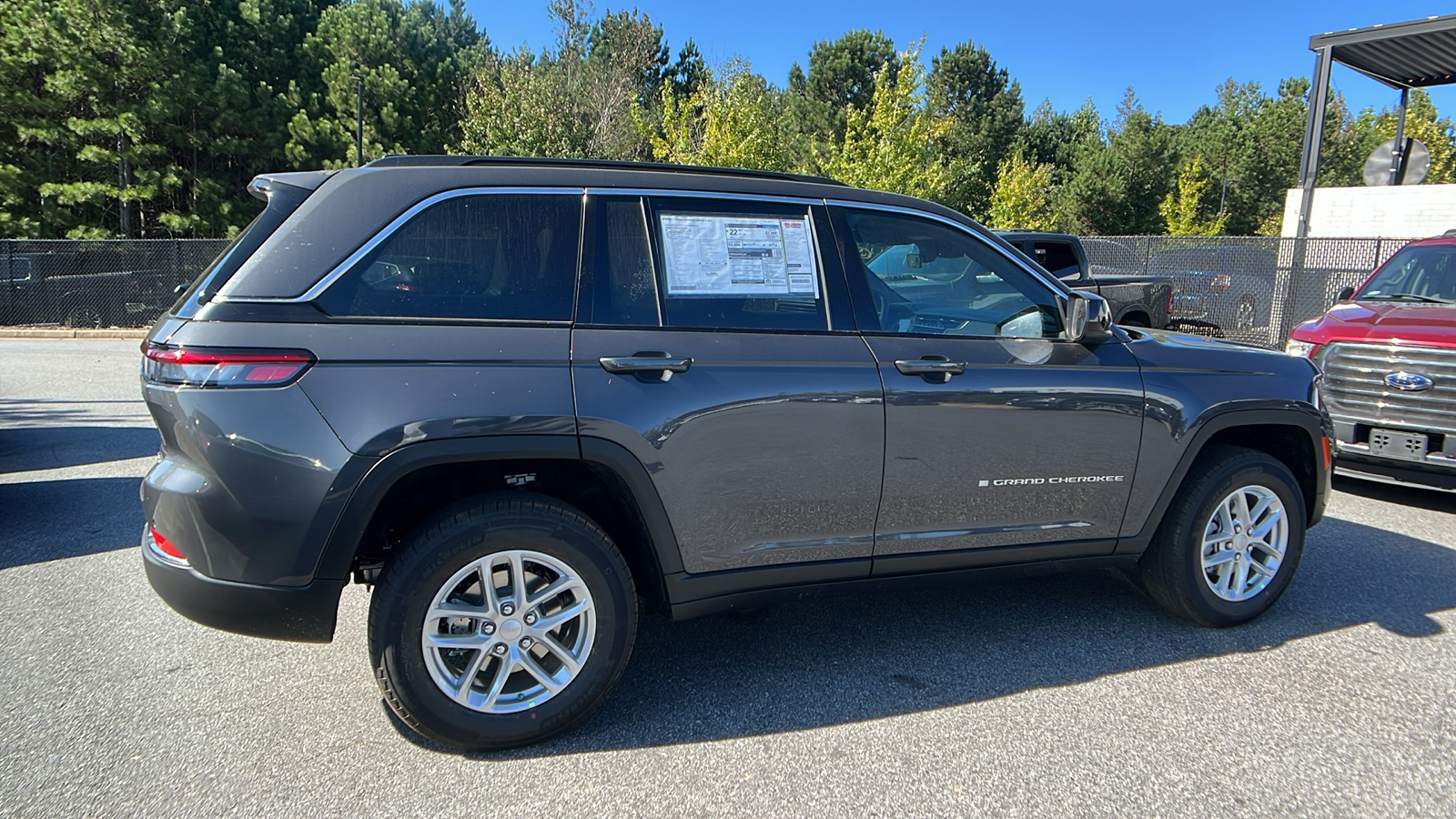 2025 Jeep Grand Cherokee Laredo X 5