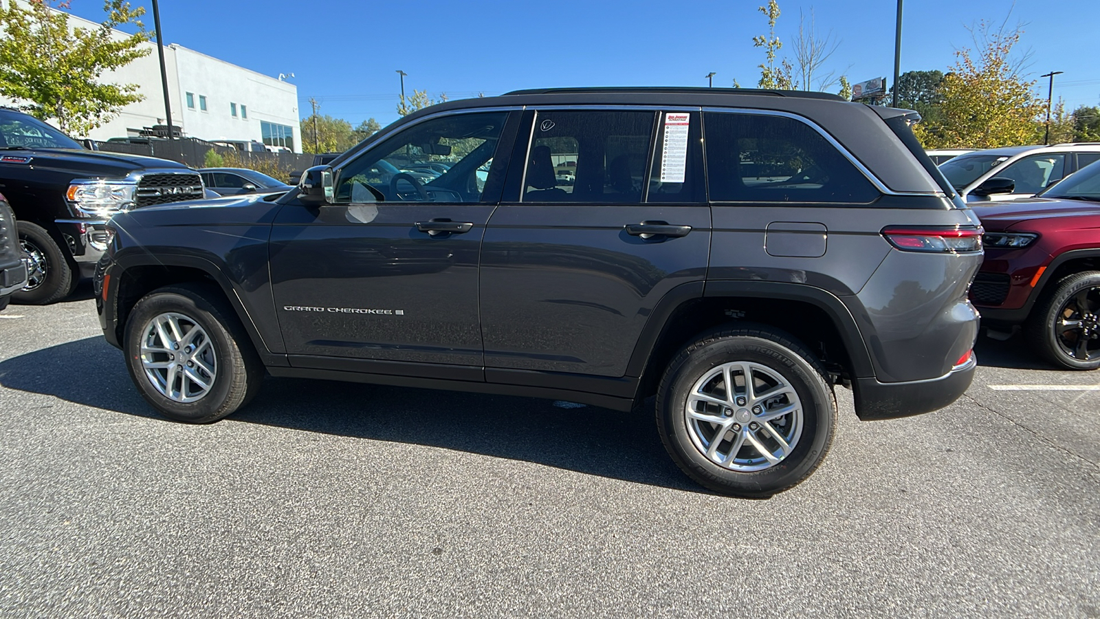 2025 Jeep Grand Cherokee Laredo X 8