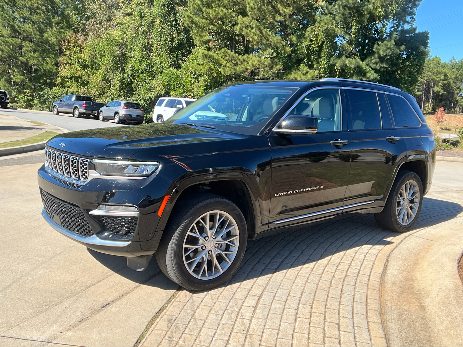 2023 Jeep Grand Cherokee Summit 1