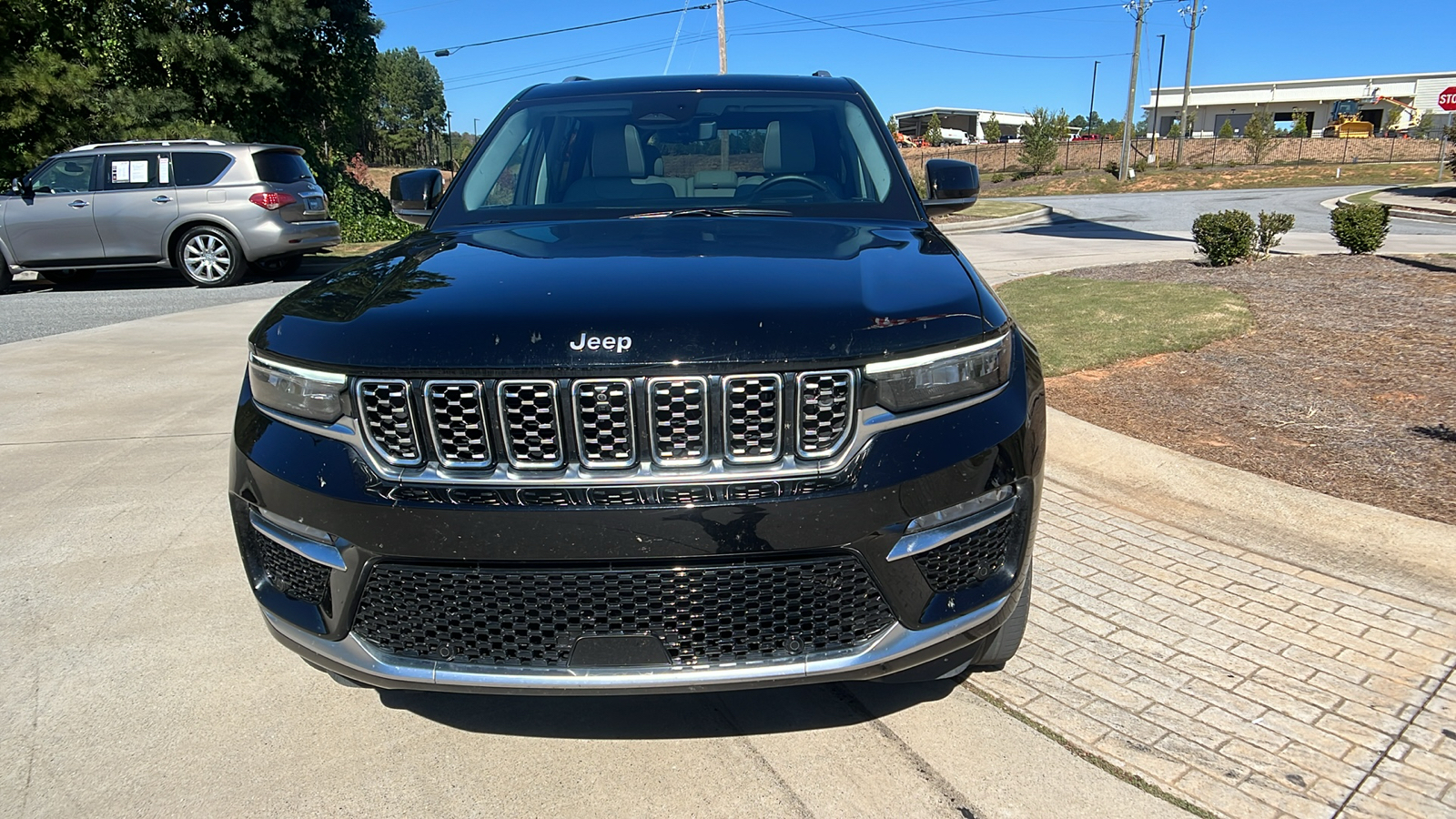 2023 Jeep Grand Cherokee Summit 2