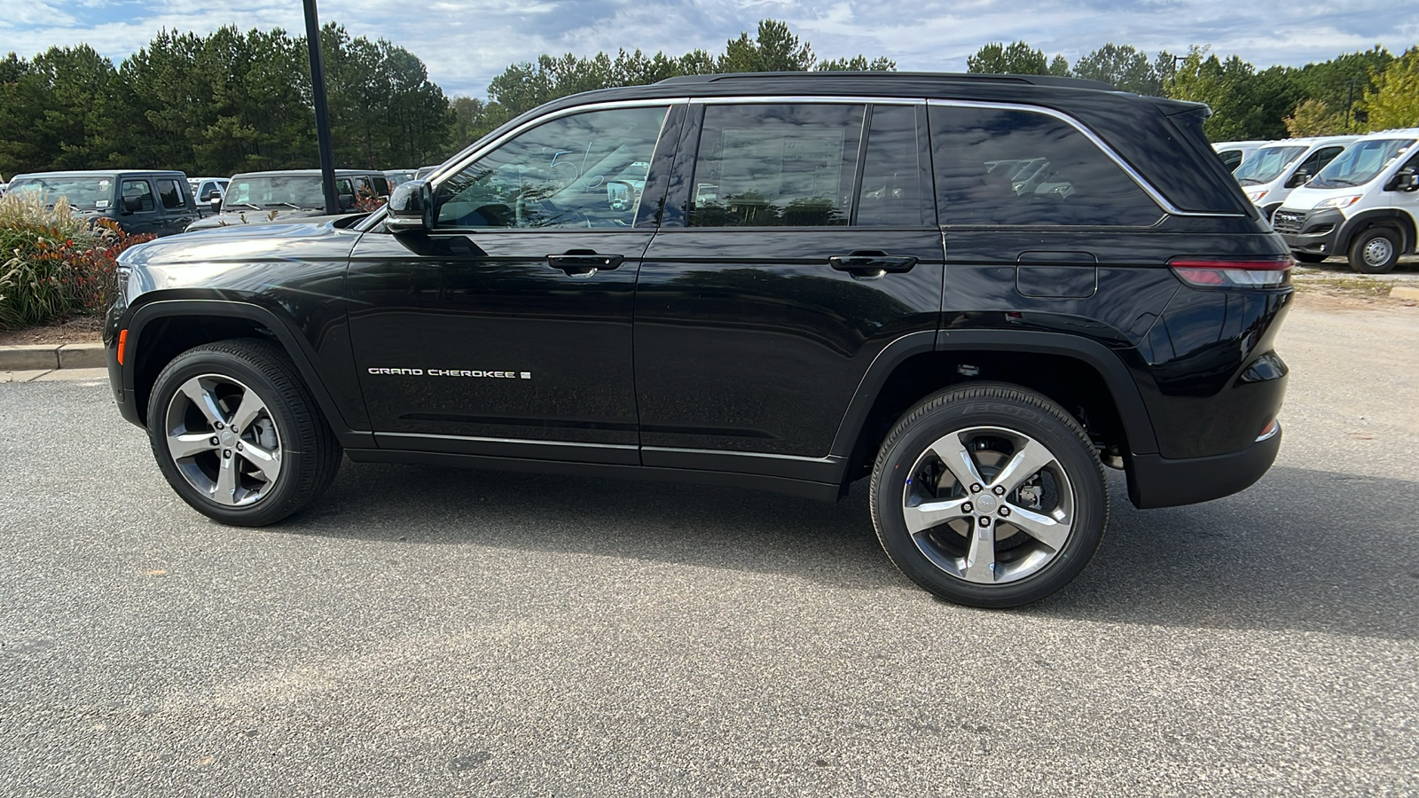 2025 Jeep Grand Cherokee Limited 8