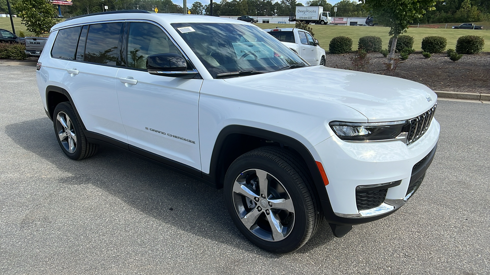 2025 Jeep Grand Cherokee L Limited 3