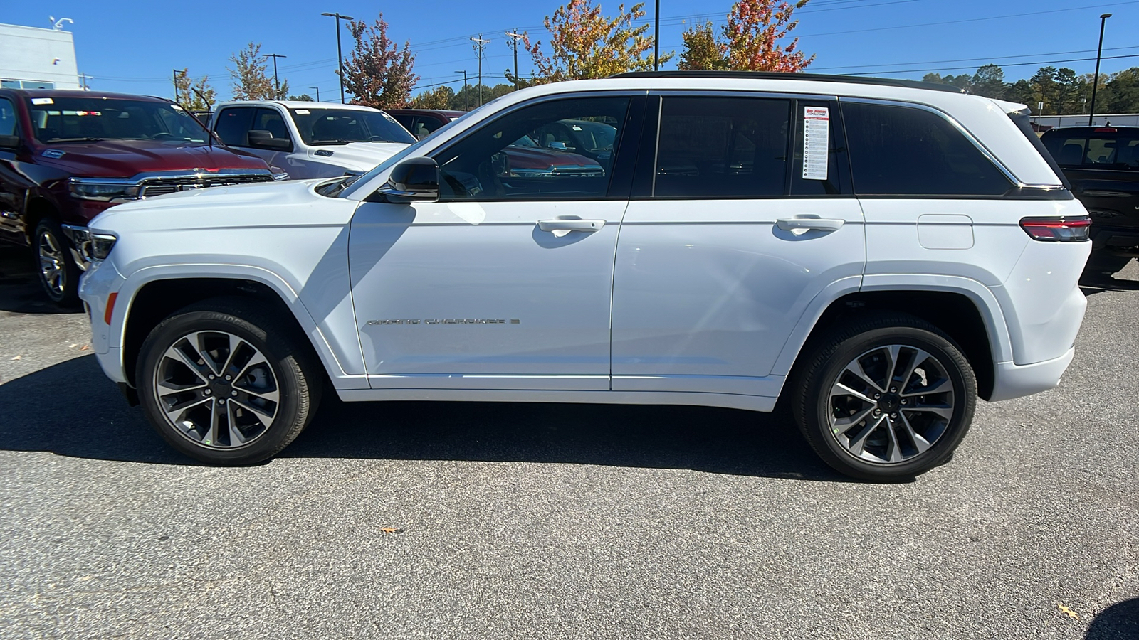 2025 Jeep Grand Cherokee Overland 8