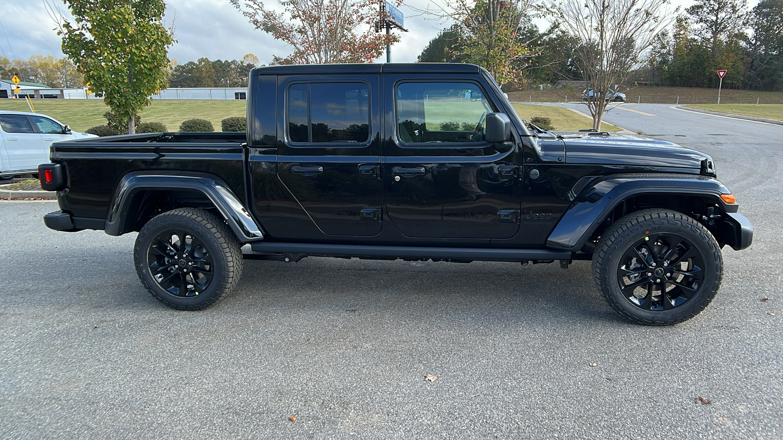 2025 Jeep Gladiator Nighthawk 4