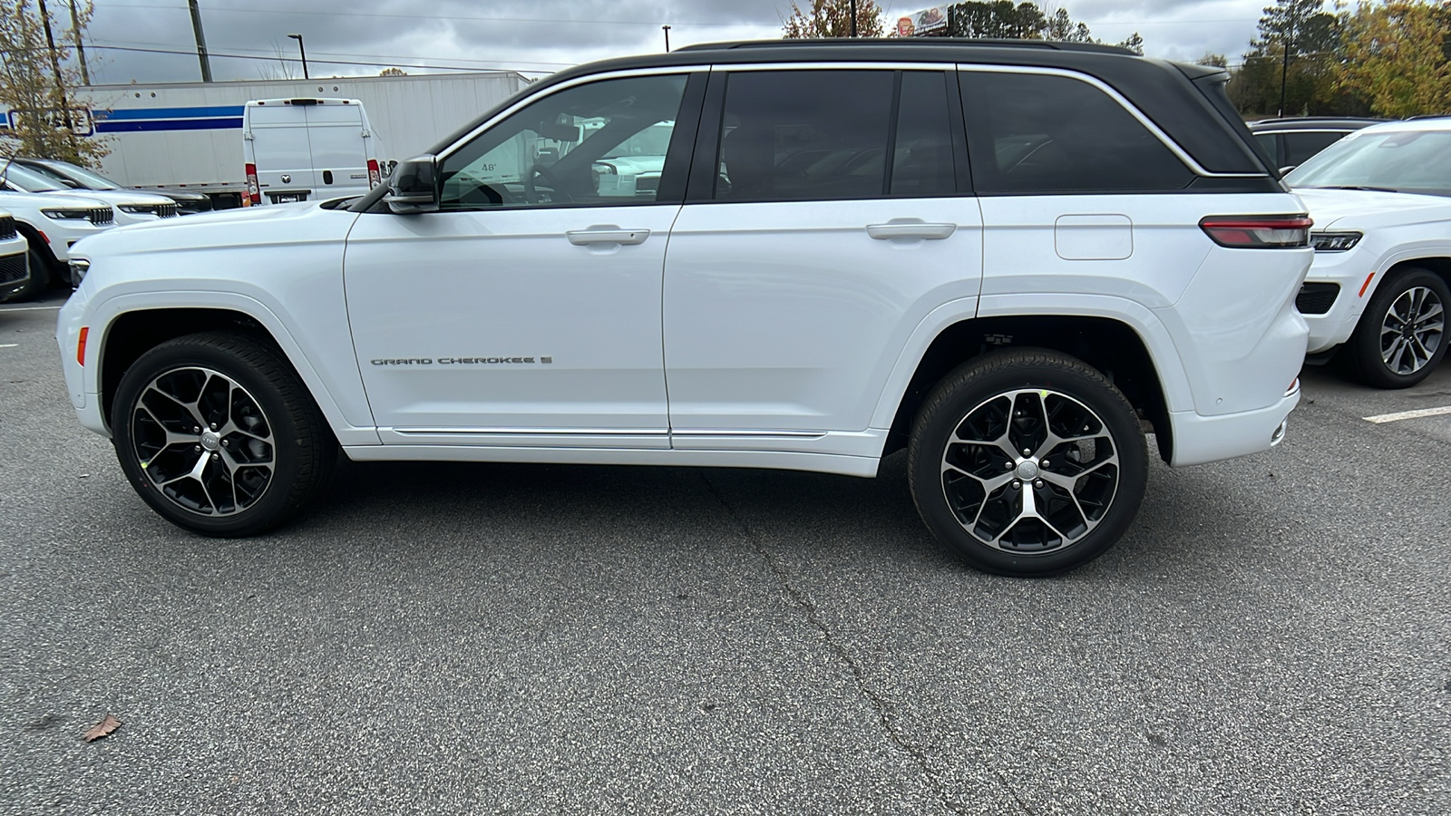 2025 Jeep Grand Cherokee Summit Reserve 8