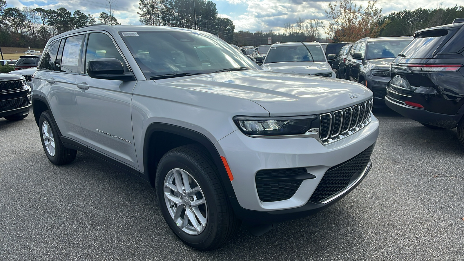 2025 Jeep Grand Cherokee Laredo X 3