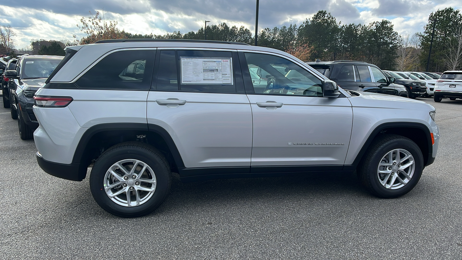 2025 Jeep Grand Cherokee Laredo X 4