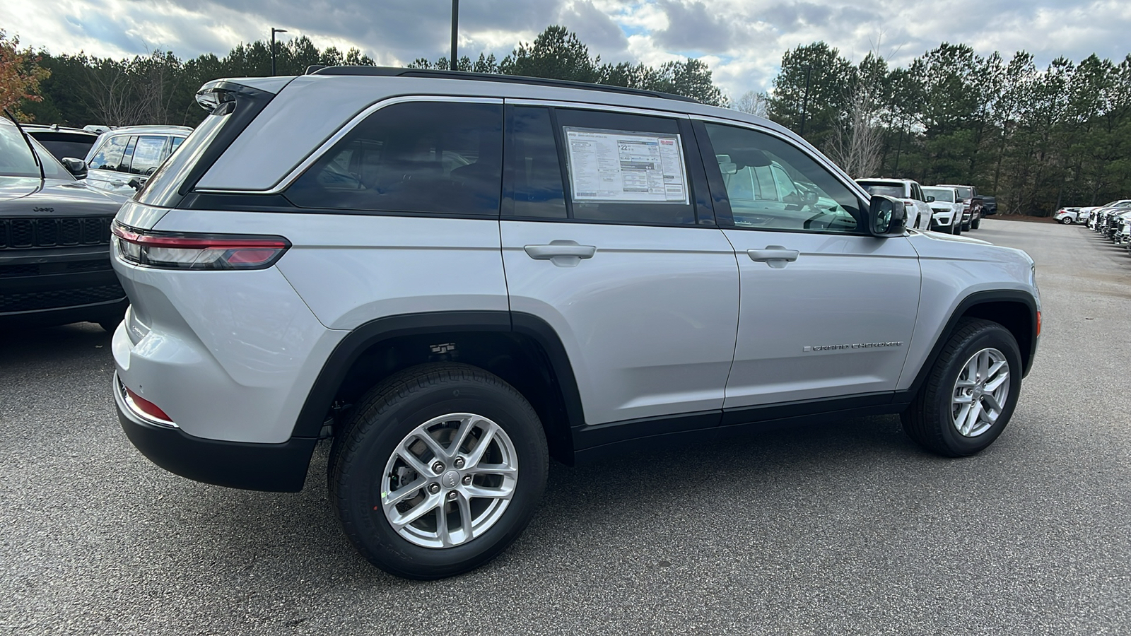 2025 Jeep Grand Cherokee Laredo X 5