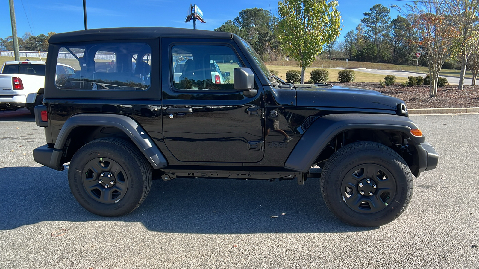 2025 Jeep Wrangler Sport 4