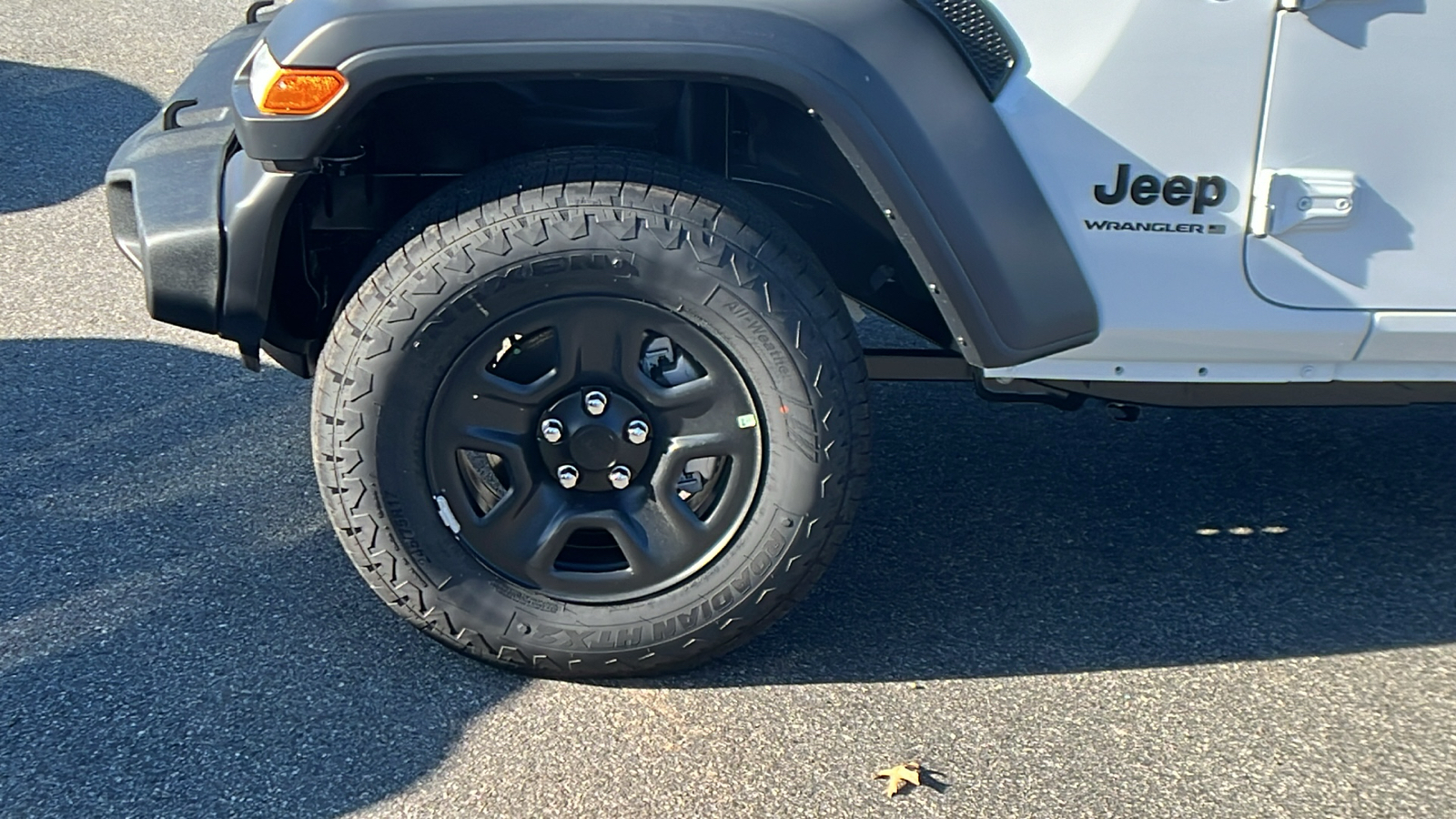 2025 Jeep Wrangler Sport 9