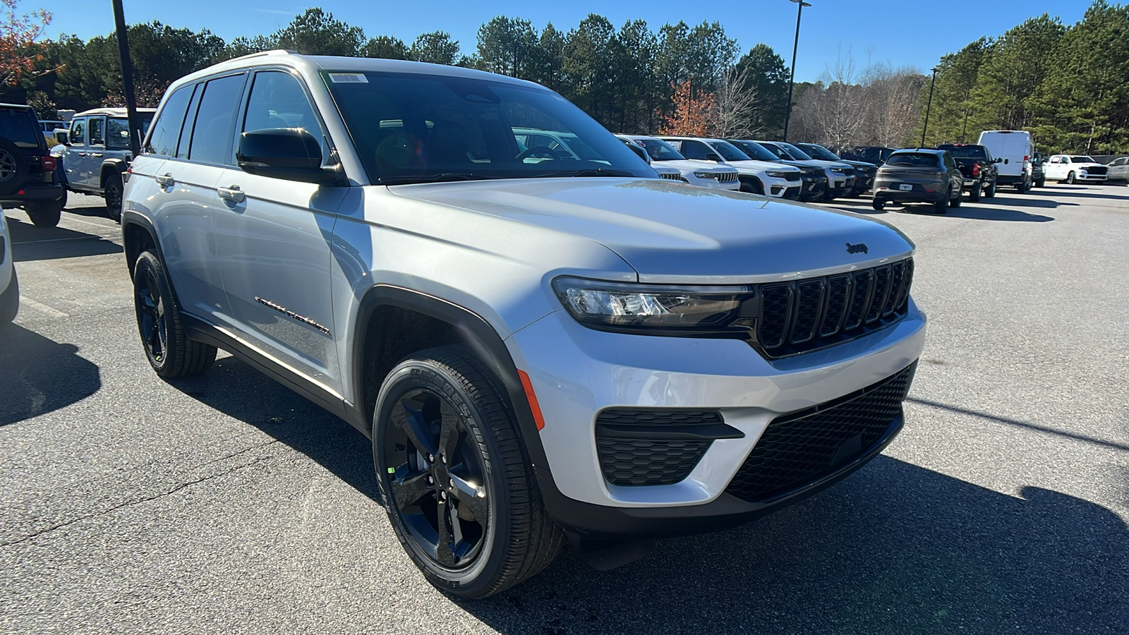 2025 Jeep Grand Cherokee Altitude X 3