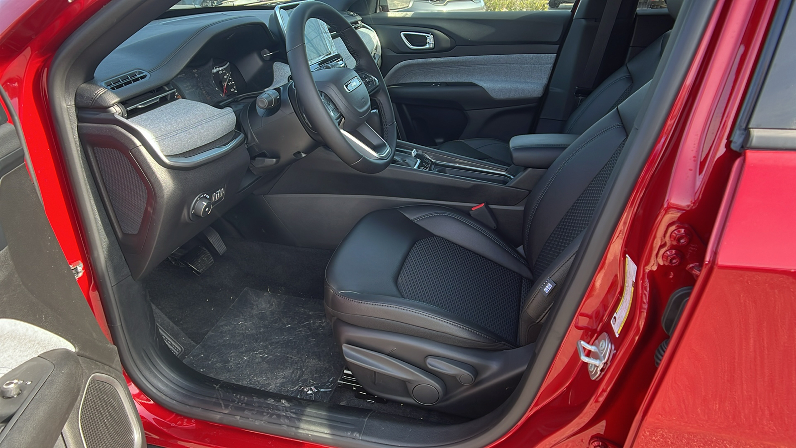 2025 Jeep Compass Latitude 12