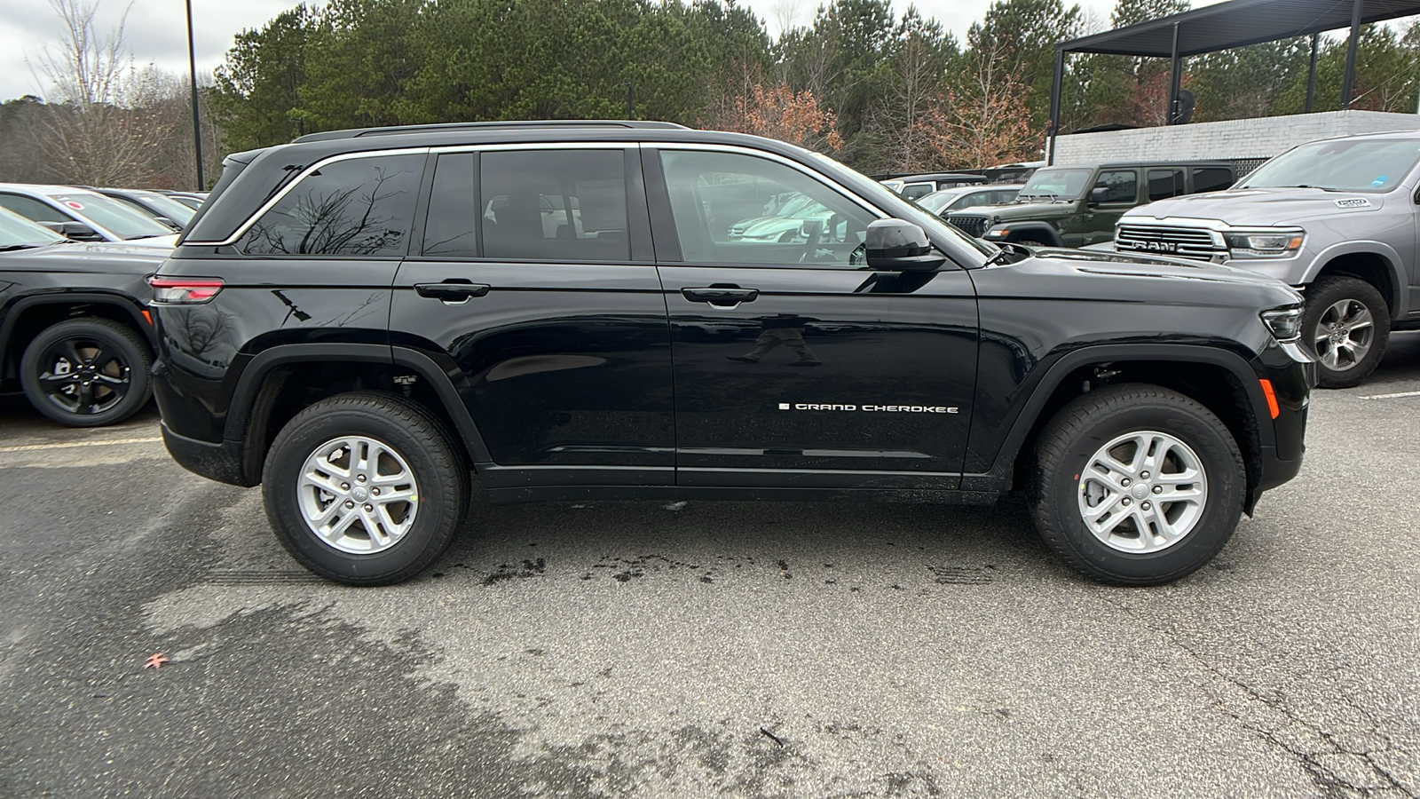 2025 Jeep Grand Cherokee Laredo 4