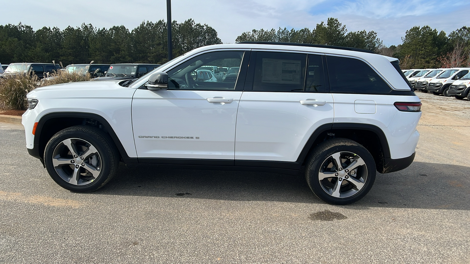 2025 Jeep Grand Cherokee Limited 8