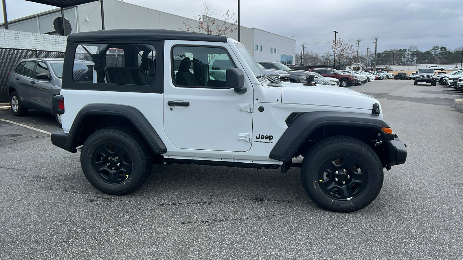 2025 Jeep Wrangler Sport 4