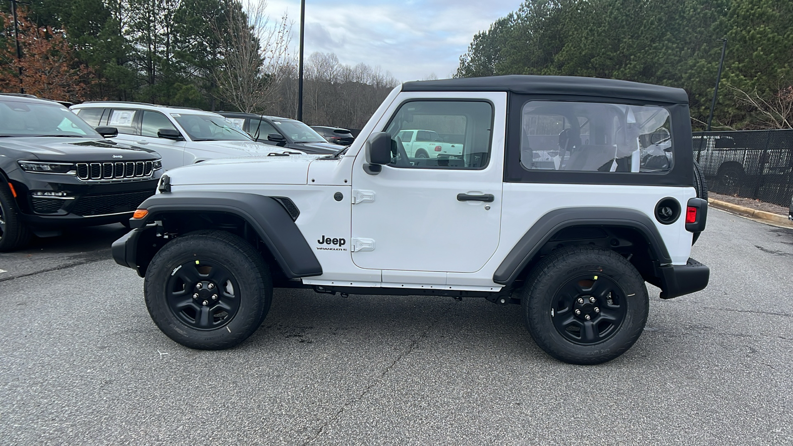 2025 Jeep Wrangler Sport 8