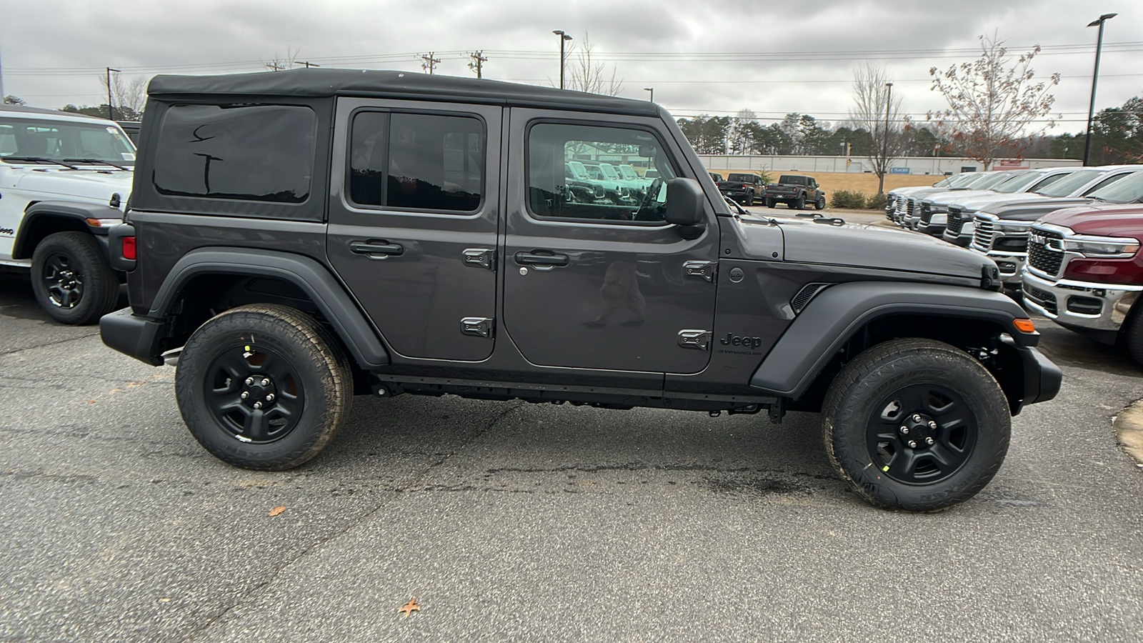 2025 Jeep Wrangler Sport 4