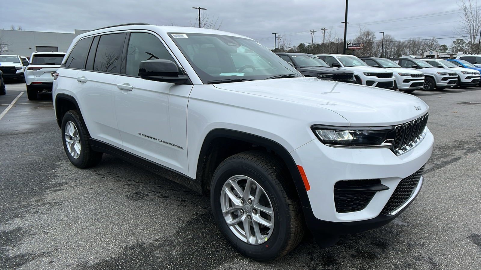 2025 Jeep Grand Cherokee Laredo X 3