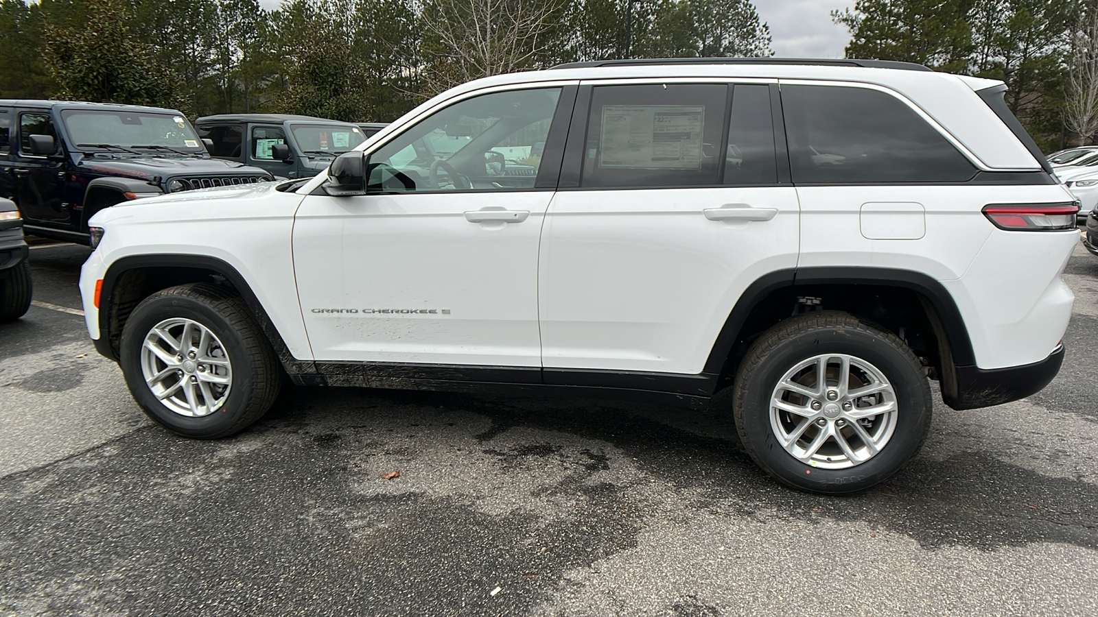 2025 Jeep Grand Cherokee Laredo X 8