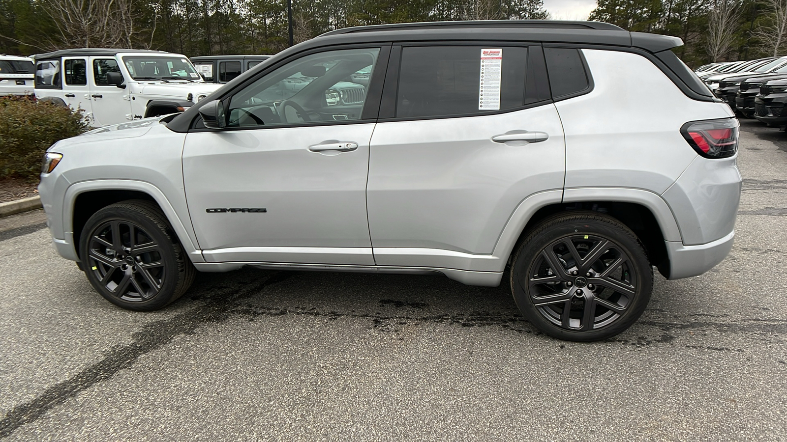 2025 Jeep Compass Limited 8