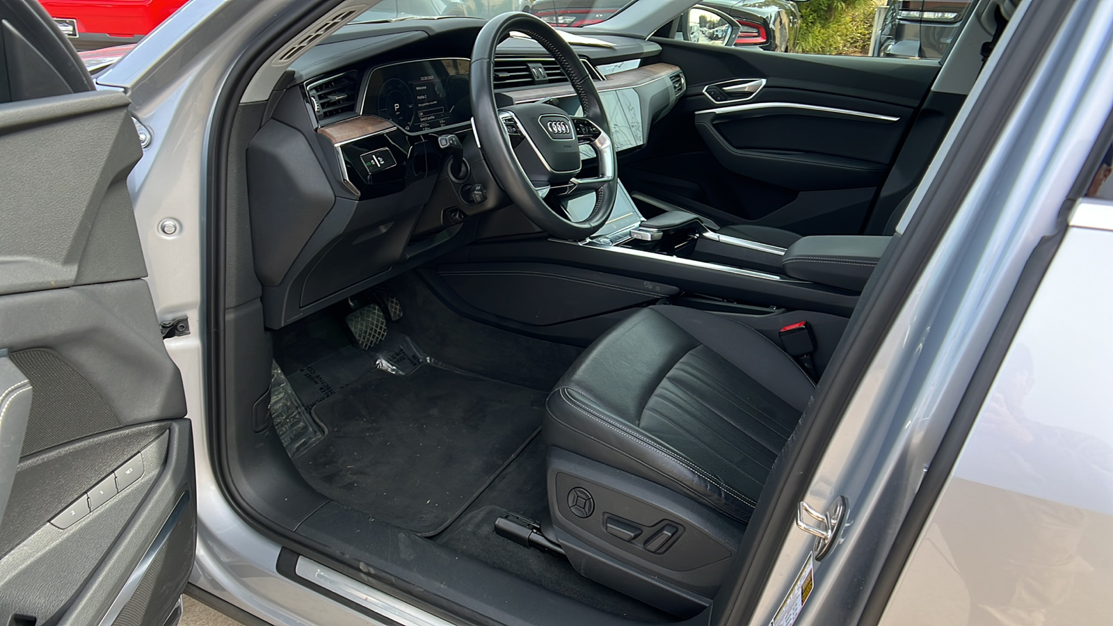 2020 Audi e-tron Sportback Premium Plus 11