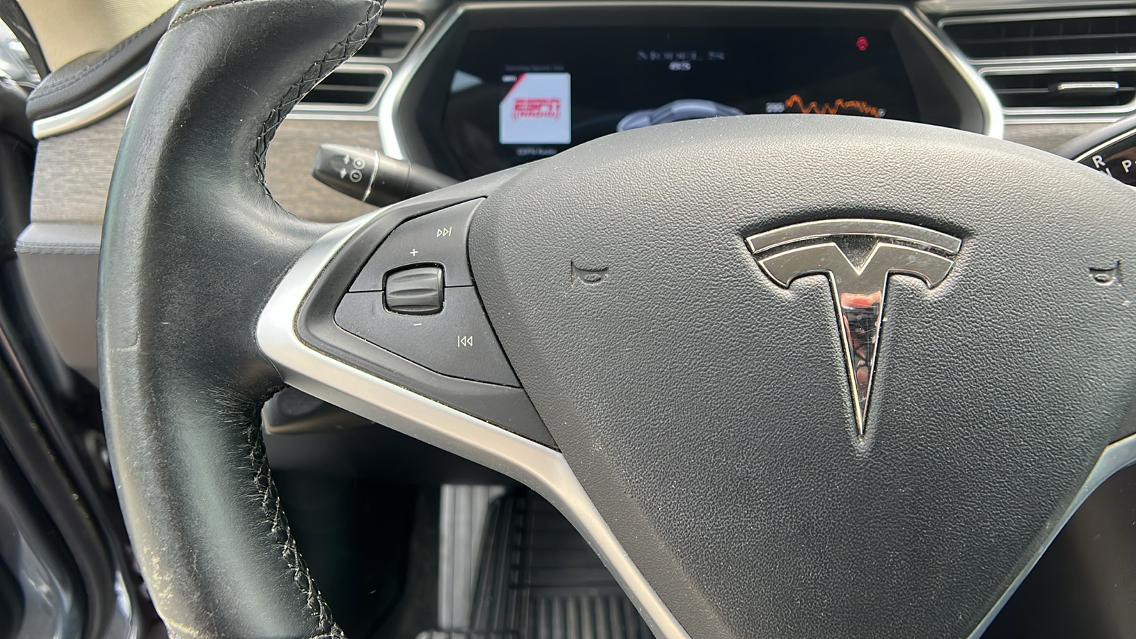 2013 Tesla Model S  21