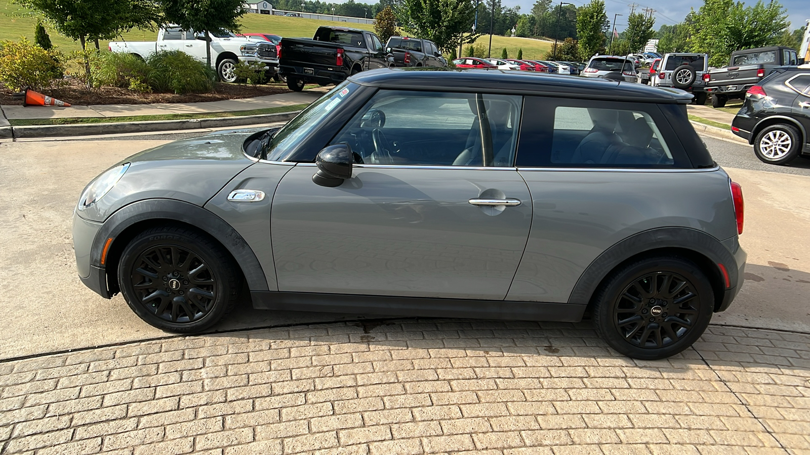 2017 MINI Hardtop 2 Door Cooper S 8