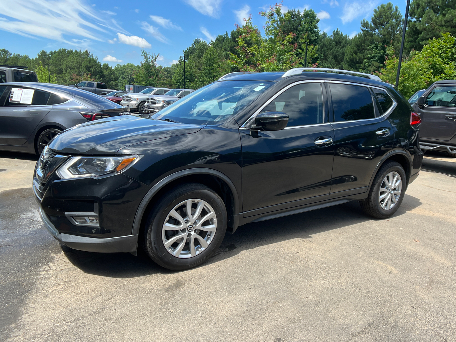 2017 Nissan Rogue SV 1