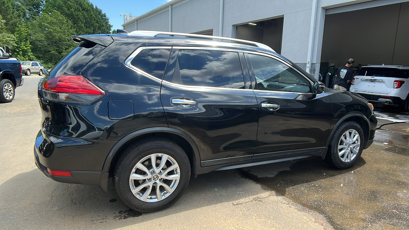 2017 Nissan Rogue SV 5