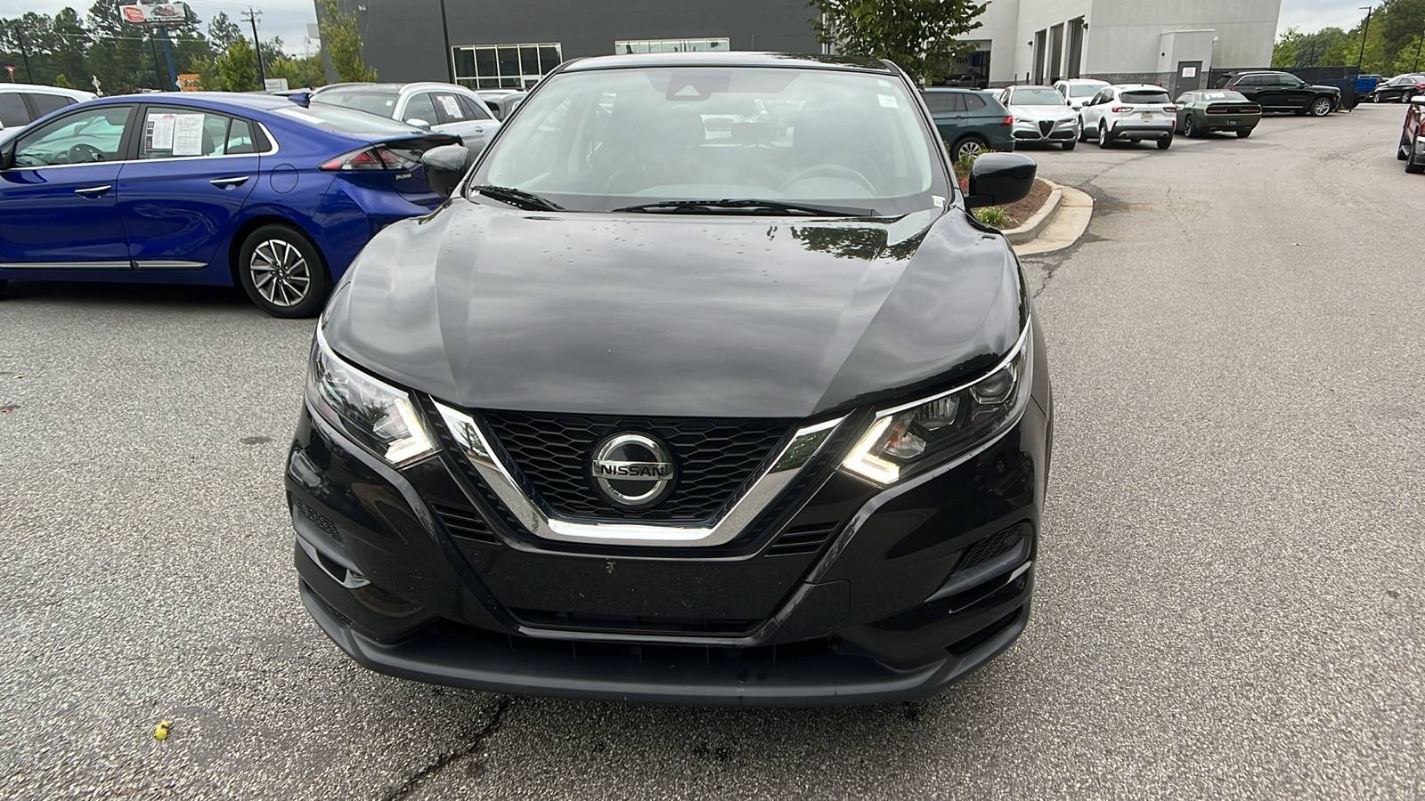 2020 Nissan Rogue Sport S 2