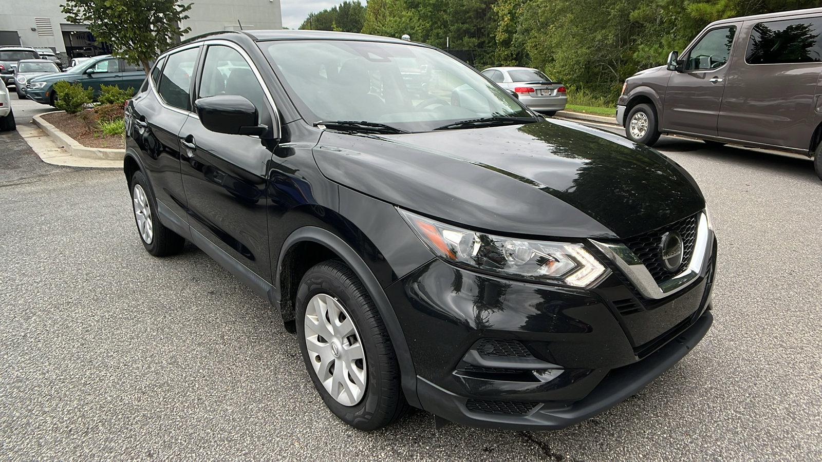 2020 Nissan Rogue Sport S 3