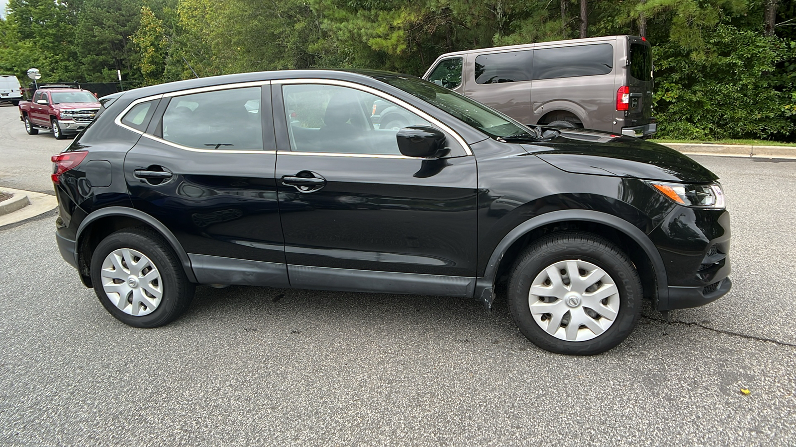 2020 Nissan Rogue Sport S 4