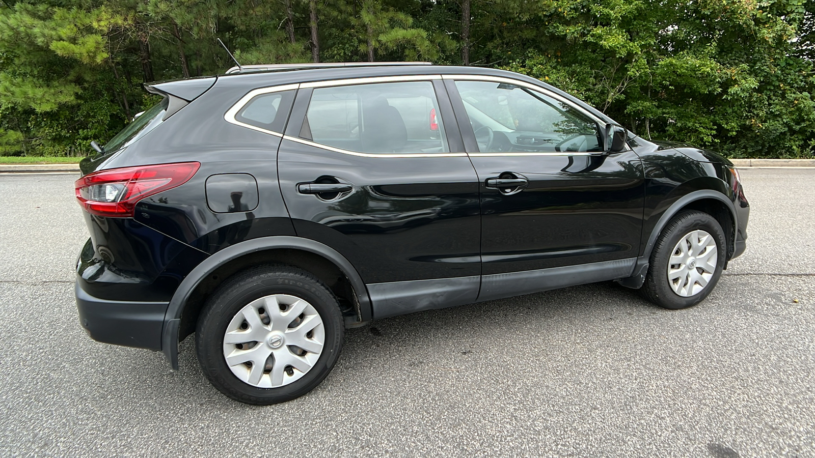 2020 Nissan Rogue Sport S 5