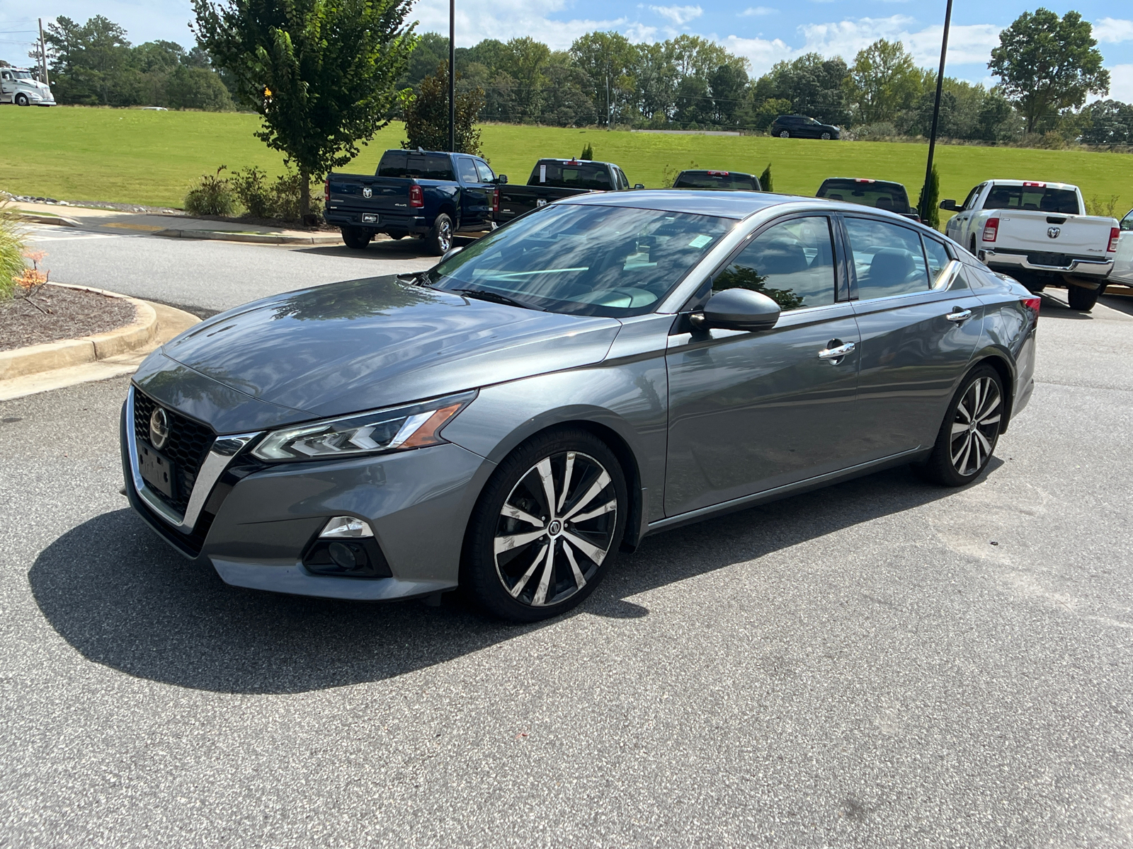 2020 Nissan Altima 2.0 Platinum 1