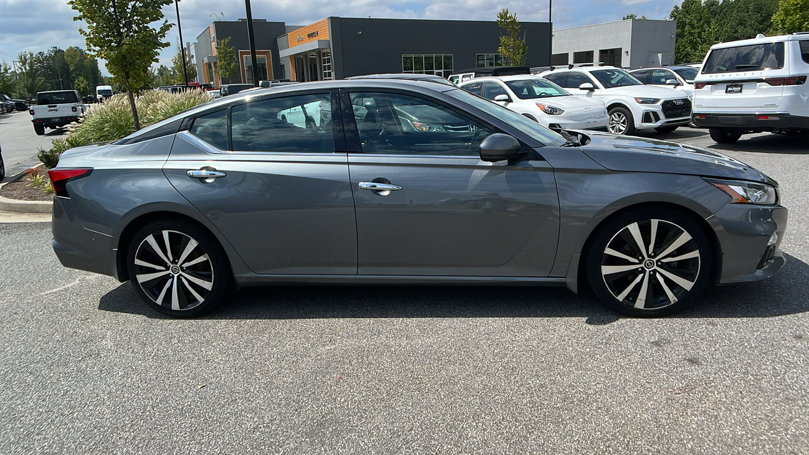 2020 Nissan Altima 2.0 Platinum 4