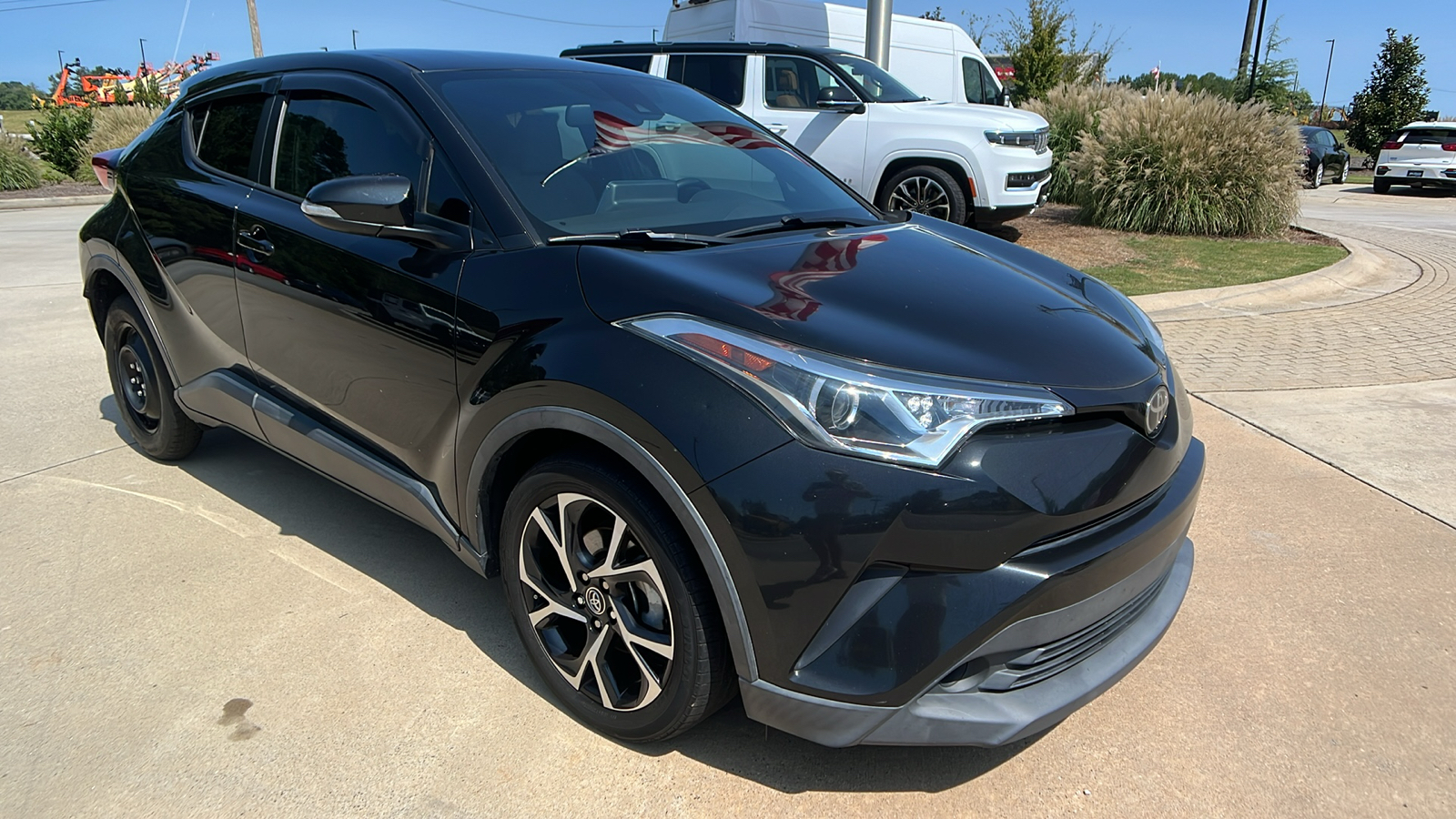 2019 Toyota C-HR XLE 3