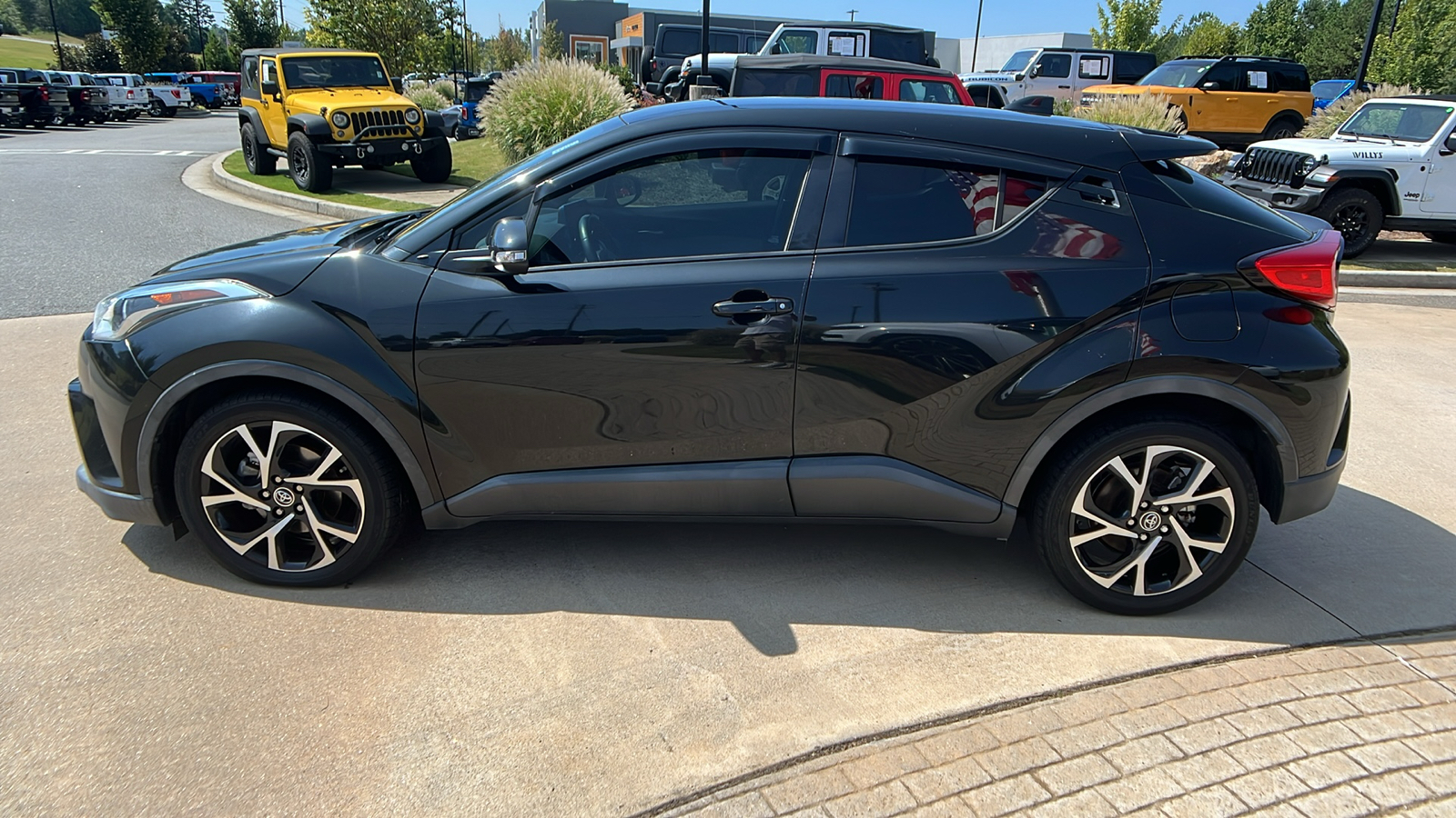 2019 Toyota C-HR XLE 6