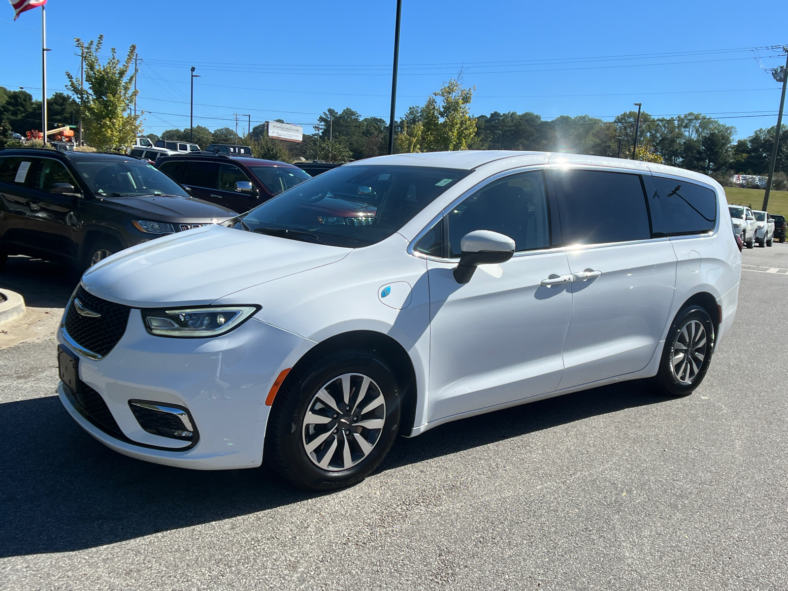 2023 Chrysler Pacifica Hybrid Touring L 1