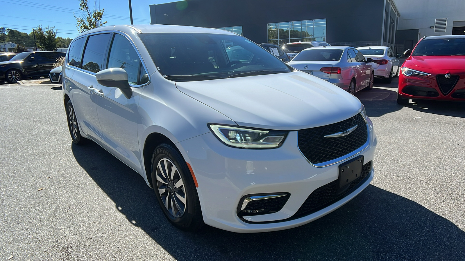 2023 Chrysler Pacifica Hybrid Touring L 3