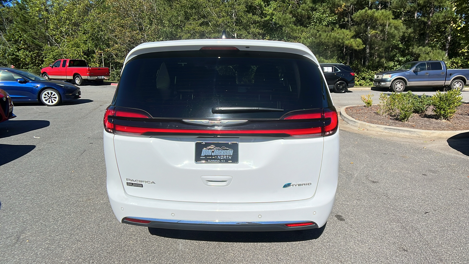 2023 Chrysler Pacifica Hybrid Touring L 6