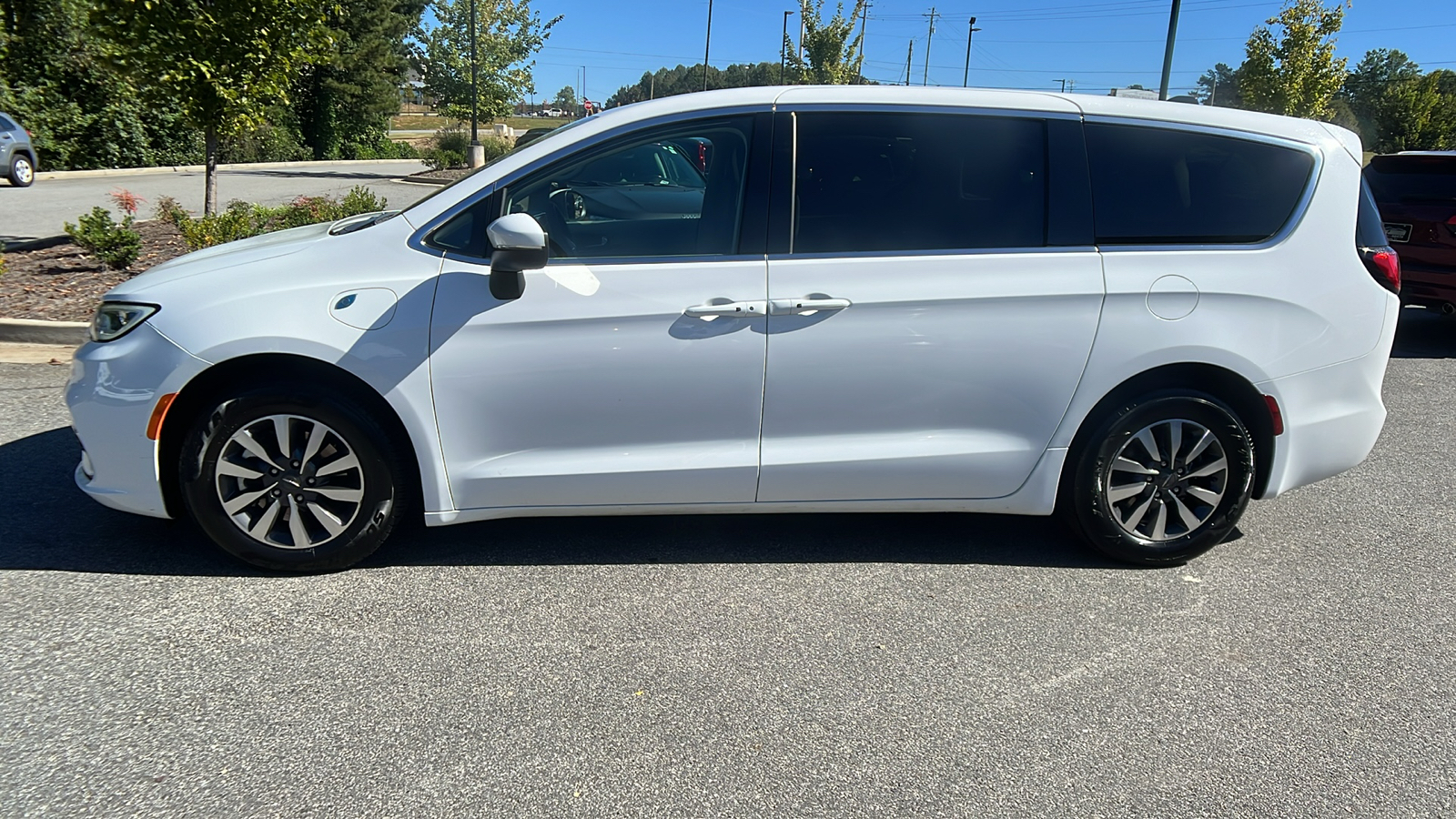 2023 Chrysler Pacifica Hybrid Touring L 8