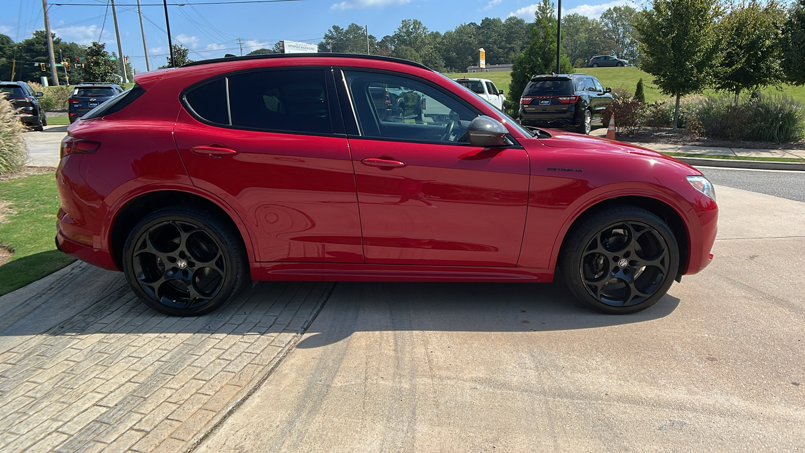 2023 Alfa Romeo Stelvio Estrema 4