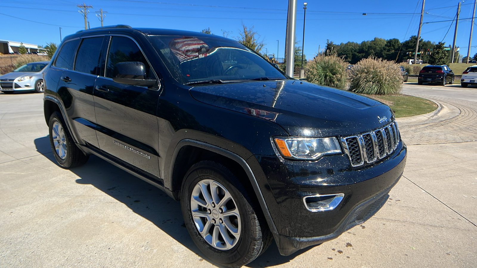 2021 Jeep Grand Cherokee Laredo E 3